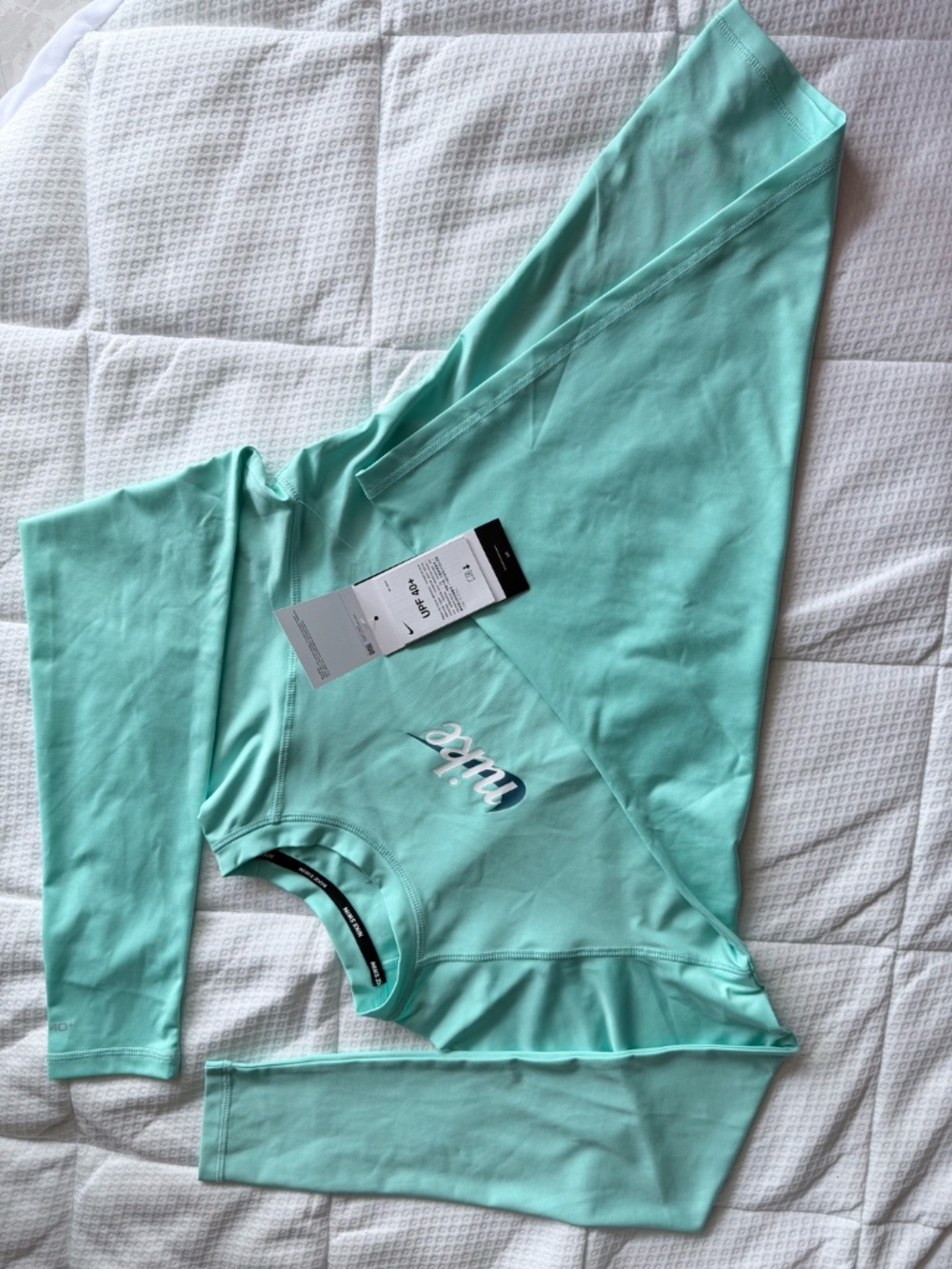 NIKE - Picture 3 of 3